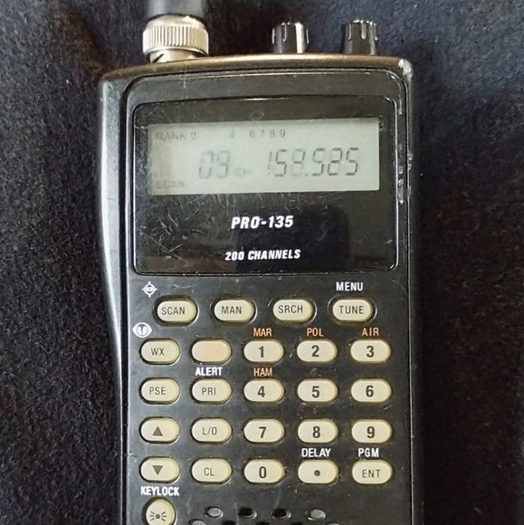 Radio Shack Scanner - Picture 5 of 7